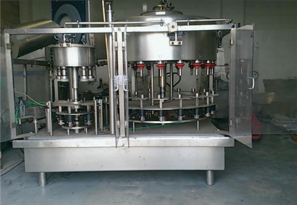 10頭負壓式香水瓶灌裝機